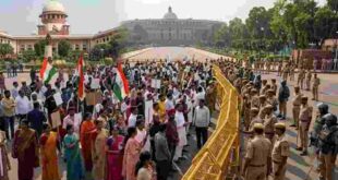 India Protest Rules & Supreme Court Guidelines: क्या बिना पुलिस अनुमति के निकाला जा सकता है संसद मार्च? जानिए भारत में विरोध प्रदर्शन को लेकर संविधान और सुप्रीम कोर्ट के कड़े नियम