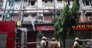 कोलकाता के होटल में भीषण अग्निकांड: आग और धुएं में दम घुटने से 9 लोगों की मौत, कई अब भी फंसे; रेस्क्यू जारी