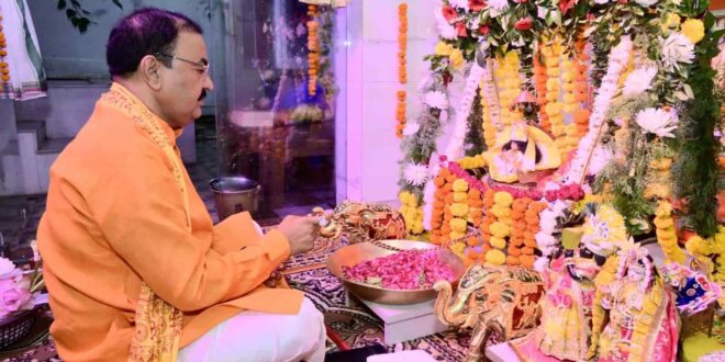 केशव प्रसाद मौर्य ने देश व प्रदेशवासियों को जन्माष्टमी की दी हार्दिक बधाई एवं मंगलमय शुभकामनाएं