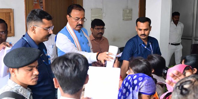 जनता की समस्या मेरी प्राथमिकता, हर फरियादी को न्याय दिलाना सरकार का संकल्प : केशव प्रसाद मौर्य