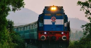 भारत के 20 सबसे बड़े रेलवे स्टेशन! 23 प्लेटफॉर्म के साथ हावड़ा जंक्शन टॉप पर, देखें देश के सबसे विशाल स्टेशनों की पूरी लिस्ट