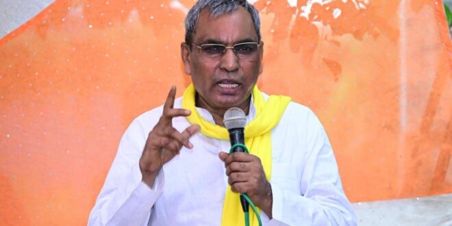 'मछली नहीं खाते तो फिर भोज में गए ही क्यों?' ओमप्रकाश राजभर के इस तीखे सवाल ने बढ़ाई यूपी की सियासी गर्मी