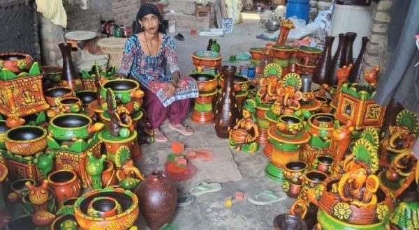 योगी सरकार की पहल से ग्रामीण महिलाओं के स्थानीय उत्पादों को मिल रहा अंतरराष्ट्रीय बाजार