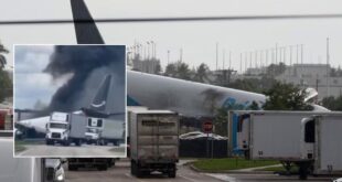 US Plane Crash: रनवे से फिसलकर गाड़ियों से टकराया Amazon का कार्गो प्लेन, लगी भीषण आग; 5 लोगों की दर्दनाक मौत