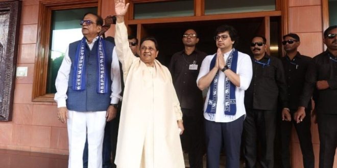 BJP सपा की तैयारियों के बीच मायावती का बड़ा दांव