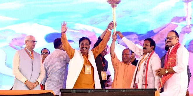 इंडिया कारपेट एक्सपो स्पेशल ,प्रदेश का निर्यात 10 वर्ष में ढाई गुना बढ़कर 2 लाख करोड़ रुपये के पार पहुंचा