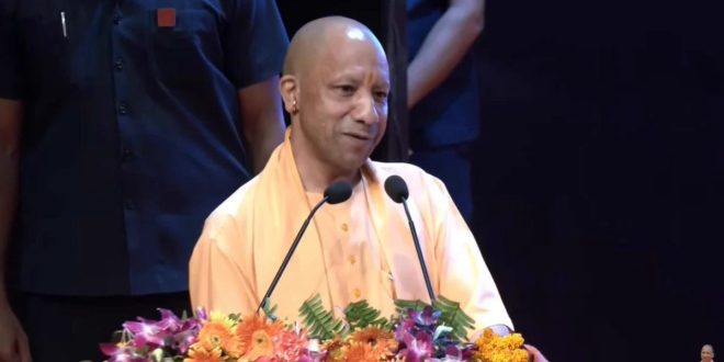 औद्योगिक और इंफ्रास्ट्रक्चर परियोजनाओं को प्राथमिकता के साथ तेजी से पूरा कराएं: मुख्यमंत्री योगी आदित्यनाथ