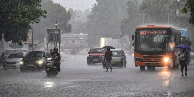 तूफान 'अर्नब' की एंट्री से यूपी में बदलेगा मौसम: अगले 24 घंटे बाद शुरू होगी भारी बारिश, इन जिलों में IMD का अलर्ट