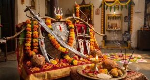 दशहरे पर क्यों होती है शस्त्रों की पूजा? जानिए इसका प्राचीन धार्मिक महत्व