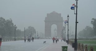 दिल्ली में झमाझम बारिश से बदला मौसम, आनंद विहार में AQI 116 दर्ज; जानिए अगले 6 दिनों में कैसा रहेगा एनसीआर का मिजाज